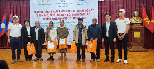 Đà Nẵng: Tổ chức thăm, khám bệnh miễn phí tại nước bạn Lào